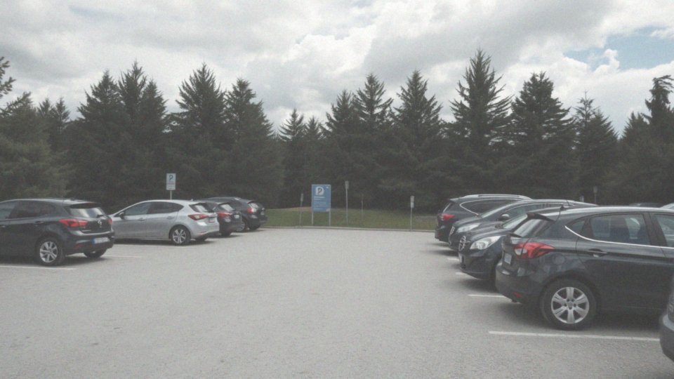 W które parkingi warto się udać w Pec pod Sněżką?
