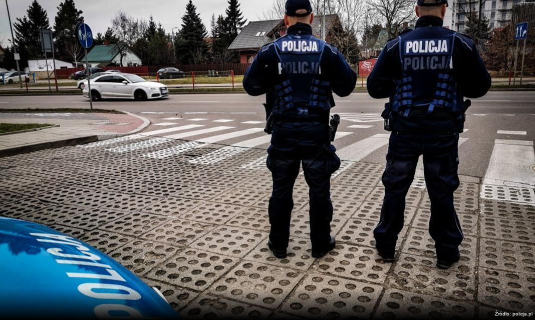 Wizyta uczniów z VII Liceum w sosnowieckiej komendzie policji